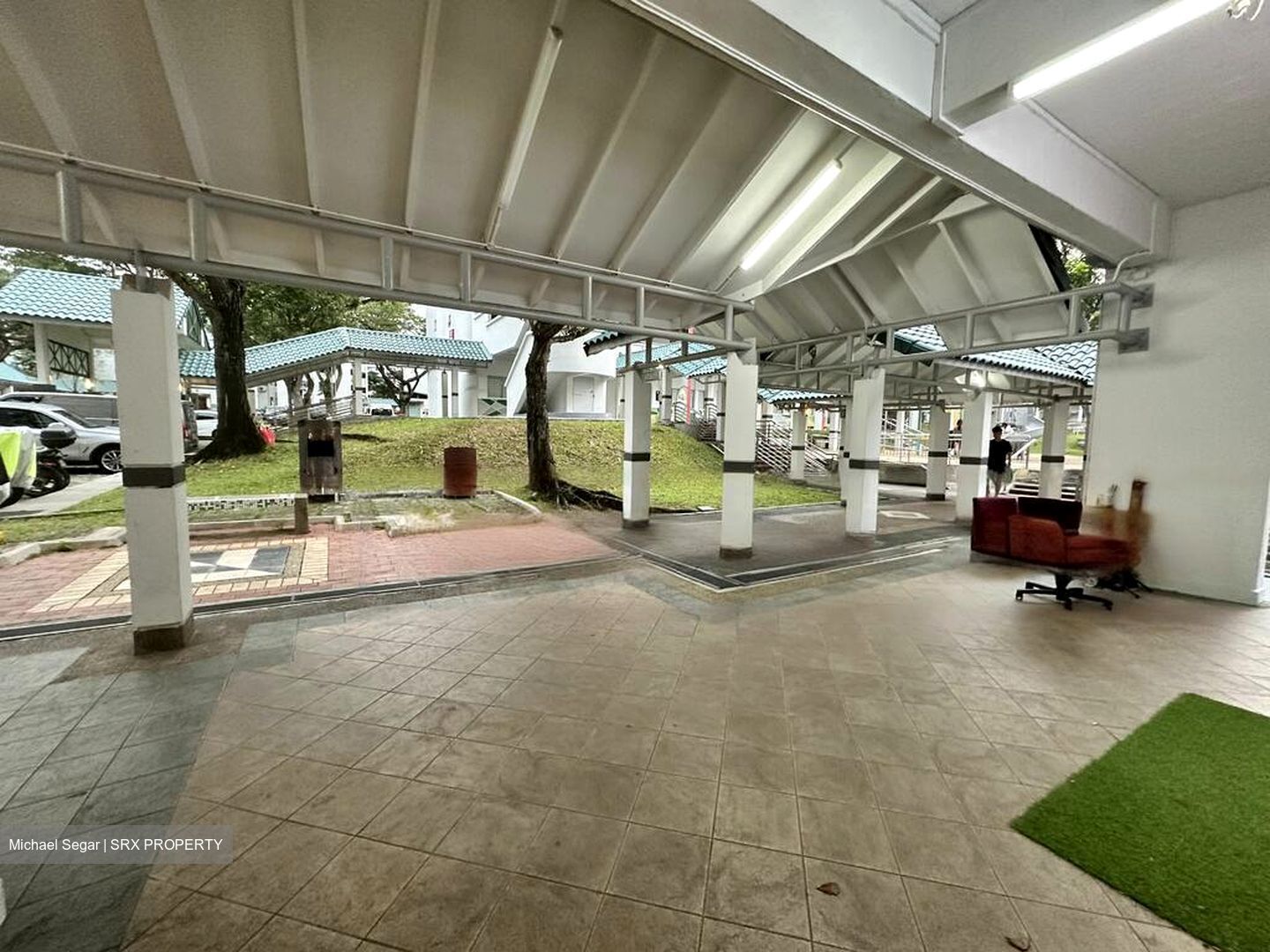 Hougang Avenue 1 (D19), Shop House #453536371